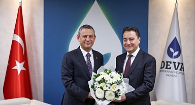 Özgür Özel, Ali Babacan'ı ziyaret etti