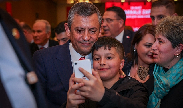 CHP lideri Özgür Özel, şehit ve gazi aileleri ile iftarda buluştu