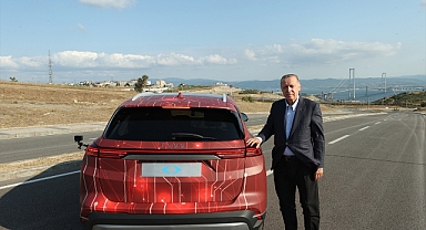 Cumhurbaşkanı Erdoğan, Togg ile test sürüşü yaptı
