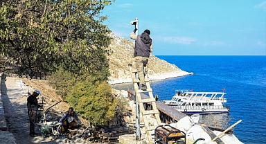 Akdamar Adası'nda peyzaj ve ışıklandırma çalışmaları sürüyor