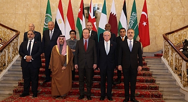 Bakan Fidan, İngiliz mevkidaşı Cameron ile bir araya geldi