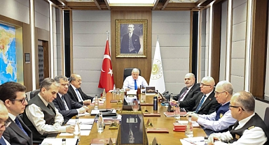 Bakan Güler, birlik komutanlarıyla bir araya geldi