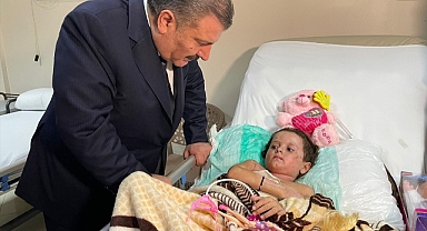 Bakan Koca El Ariş Hastanesi'nde yaralılarla bir araya geldi