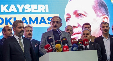 Bakan Özhaseki: Ekip olarak hep birlikte kol kola girip inşallah geleceği inşa edeceğiz