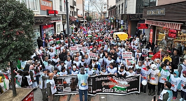 Bursa'da 'Filistin için çocuklarla el ele zinciri'