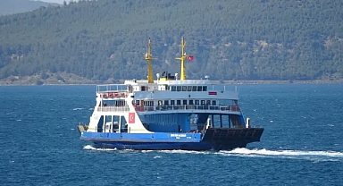 Çanakkale Boğazı'nda feribot seferleri yeniden başladı