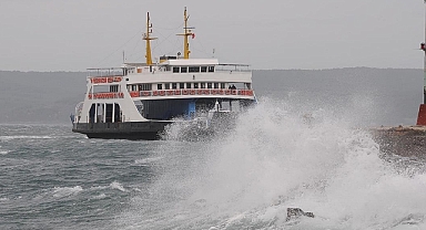 Gökçeada ve Bozcaada'ya yarın fırtına nedeniyle bazı feribot seferleri yapılamayacak