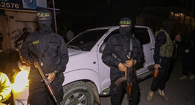 Hamas, 10 İsrailli esiri Kızılhaç yetkililerine teslim etti
