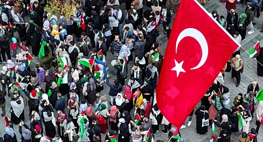 Her şey Gazze için: Edirnekapı'dan Sultanahmet'e insan zinciri!