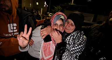 İsrail hapishanelerindeki 30 Filistinli kadın ve çocuk esir daha özgürlüğüne kavuştu