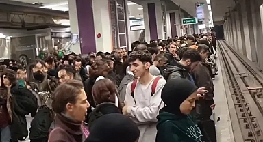 İstanbul'da metro arıza yaptı: Vatandaşlar mağdur oldu
