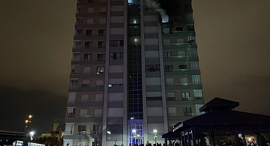 Konya'da 12 katlı binada çıkan yangın korkuttu