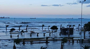Şehir sular altında kalmıştı: İskenderun’da eğitime ara verildi!