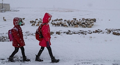 Şile'de olumsuz hava şartları nedeniyle okullarda eğitime ara verildi
