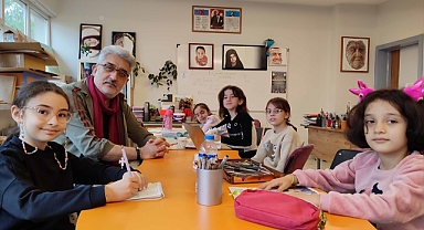 Sinoplu öğrenciler barış konulu karikatürleriyle İtalya'dan iki dünya birinciliği aldı
