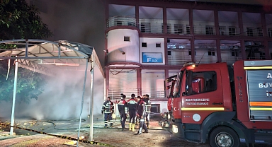 Adana'da eski göğüs hastalıkları hastanesinde çıkan yangın söndürüldü