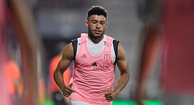 Alex Oxlade-Chamberlain ameliyat edildi