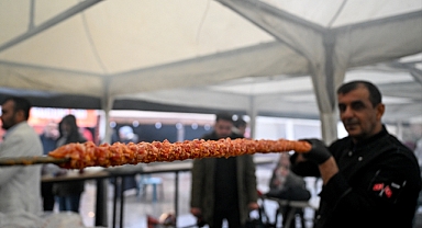 Ankara'da 15 metrelik Adana kebabı yapıldı