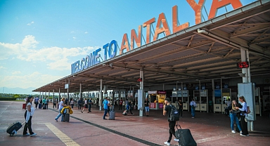 Antalya'da turist sayısı rekor kırdı