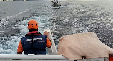 Bodrum açıklarında sürüklenen teknedeki 1 kişi kurtarıldı