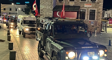 Bodrum Offroad Kulübü üyeleri, şehitler için konvoy yaptı