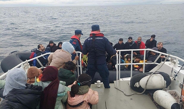 Çanakkale'de 92 kaçak göçmen kurtarıldı