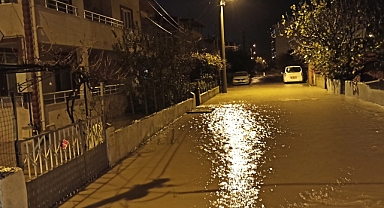 Çanakkale'de sağanak nedeniyle Çardak beldesinde bazı mahalleleri su bastı
