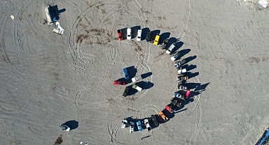Cudi'de Off-Road araçlarıyla 'ay yıldız' gösterisi yapıldı