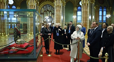 Emine Erdoğan Macaristan Parlamento Binası'nı gezdi