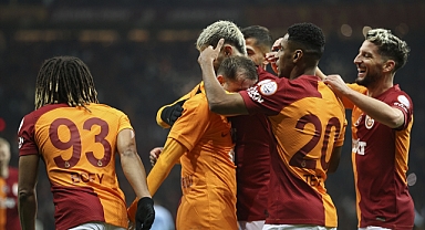Galatasaray 3 puanı 3 golle aldı