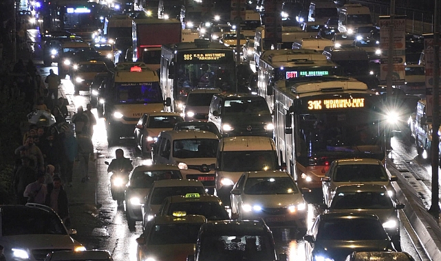 İstanbul'da trafik yoğunluğu yüzde 89'a çıktı!