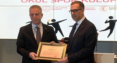 İstanbul Valisi Gül: Hedefimiz 1 milyon öğrencimizi lisanslı olarak spor yaptırmak