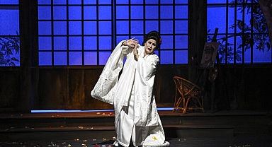 Madama Butterfly operası, prömiyer öncesi sanatsever öğrenciler için perdelerini açtı