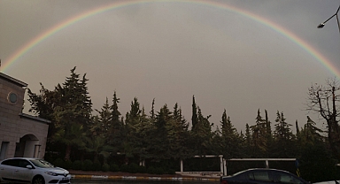 Mersin'de, fırtına ve yağmur sonrası gökkuşağı oluştu
