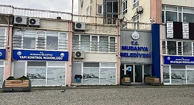 Sabahki depremden sonra Mudanya Belediye binası boşaltıldı