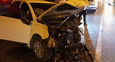 Samsun'da iki otomobil çarpıştı; 1'i AK Parti Artvin Gençlik Kolları Başkanı 2 ölü, 2 yaralı