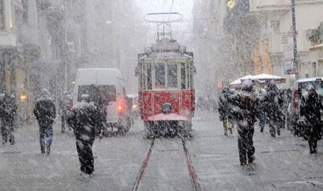 AKOM uyarı üstüne uyarı yaptı: İstanbul'a beklenen kar geliyor!