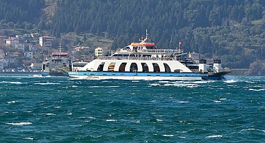 Bozcaada ve Gökçeada'ya yarınki feribot seferleri iptal oldu
