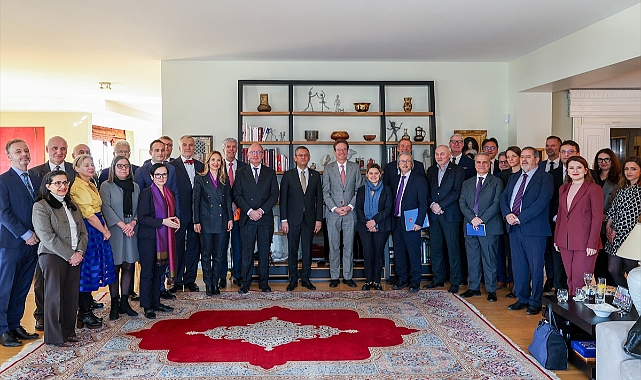 CHP Genel Başkanı Özel, AB üyesi ülkelerin büyükelçileriyle bir araya geldi