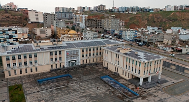 Cizre’de, belediye ve su arıtma tesisi binalarına güneş enerjisi sistemi kuruldu
