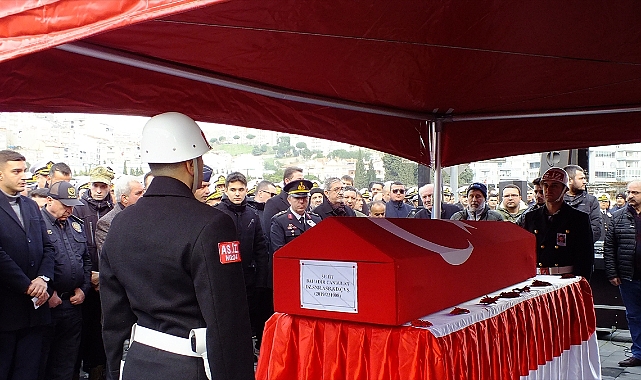 Dalış eğitiminde rahatsızlanarak şehit olan astsubayın cenazesi Balıkesir'de defnedildi