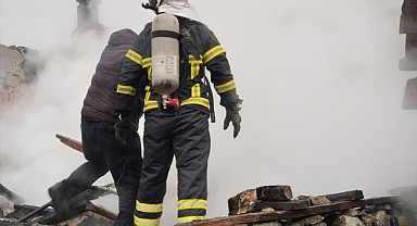 Evinde yangın çıkan yaşlı kadın öldü