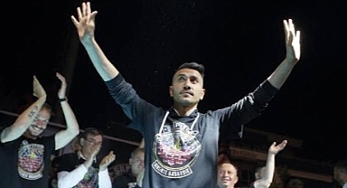 Hem futbolu bıraktı hem de hisselerini devretti