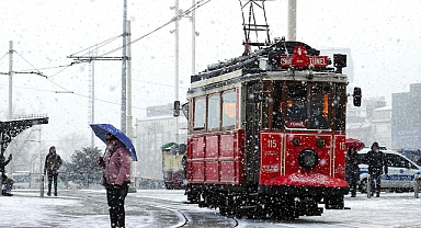 İstanbul'a ne zaman kar yağacak? Uzmanı tarih verdi!