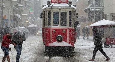 İstanbul kar ile buluşacak: Saat verildi!