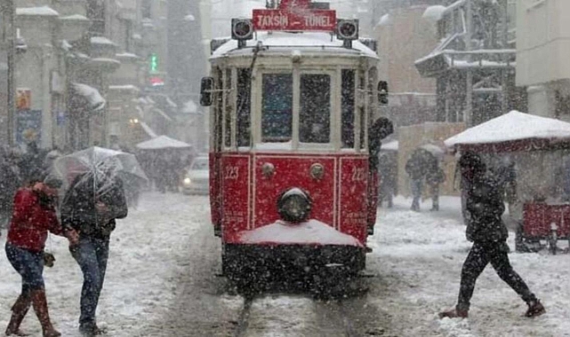 İstanbul kar ile buluşacak: Saat verildi!