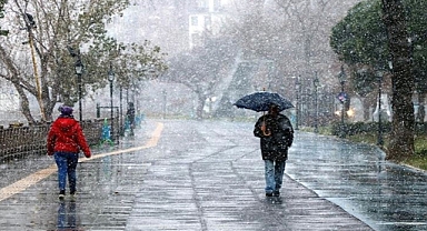 İstanbul'un bazı ilçelerinde karla karışık yağmur etkili oluyor