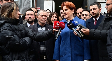 İYİ Parti Genel Başkanı Akşener, partisinin Manisa teşkilatıyla buluştu