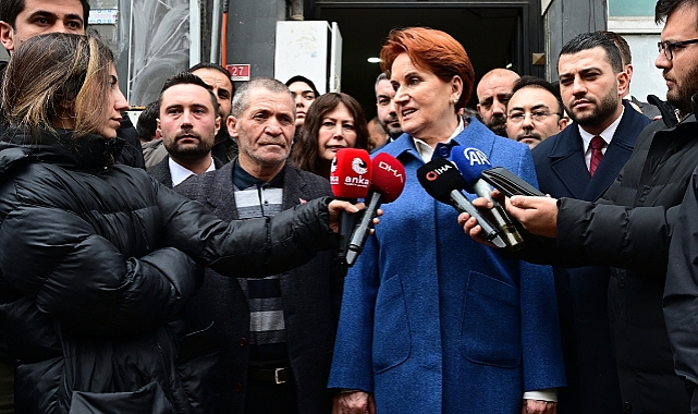 İYİ Parti Genel Başkanı Akşener, partisinin Manisa teşkilatıyla buluştu