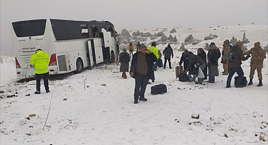 Kars'ta zincirleme kaza: 2 ölü, 8 yaralı!